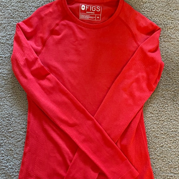 Figs Tops - NWOT FIGS Scrubs Red Hot Salta